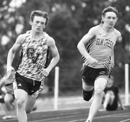 BOSTON WOOD came out of the blocks strong in the 200-meter dash at last Thursday’s Shelton Invite. Wood placed third in that race with a time of 23.62. Photo by Jordan Coslor
