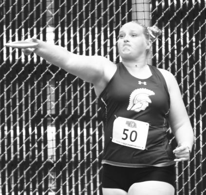 CENTURA’S EMMA PARR hit 88-09 to place twenty-third in the girls’ discus at the NSAA State Track and Field Championships on Friday. Photo by Jordan Coslor