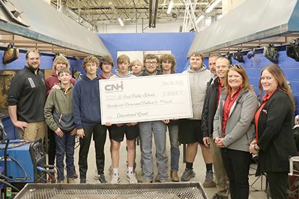 CNHi Donates to St. Paul Public School