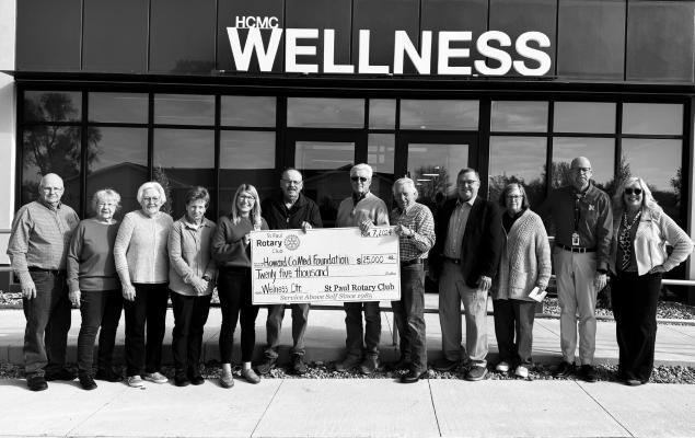 ROTARY CLUB MAKES DONATION