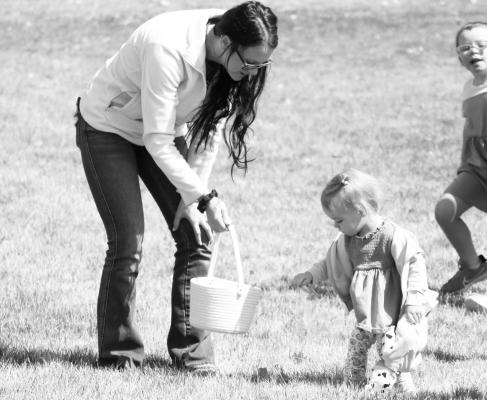 WOLBACH COMMUNITY CLUB EASTER EGG HUNT