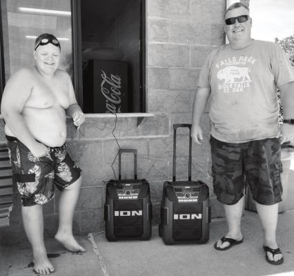Stroup Makes Donation to Water Park