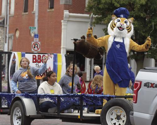 CITIZENS BANK &amp; TRUST of St. Paul took home top honors in their division of Friday afternoon’s homecoming parade. The bank was all prepared to “Barbecue the Bison.”