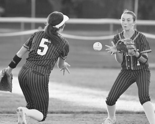 ST. PAUL’S Audra Dugan makes a toss to Tavyn Anderson during St. Paul’s game against Central City in the C-3 Subdistrict championship game last Tuesday night. Photos by Michael Happ