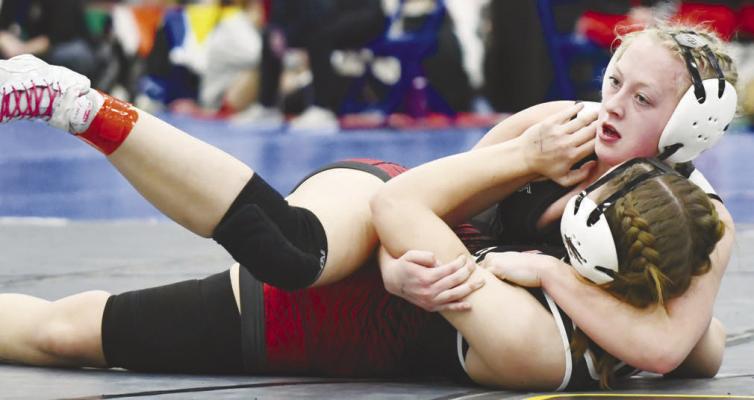 WRESTLERS BATTLE AT MANSTEDT