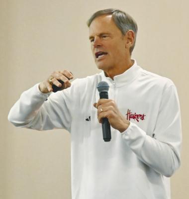 FORMER NEBRASKA VOLLEYBALL COACH JOHN COOK was the guest speaker for the Howard County Medical Center Foundation’s Closer to Home Tour fundraiser on Saturday evening. Photo by Michael Happ