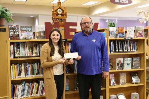 Citizens Bank & Trust Donates to Library
