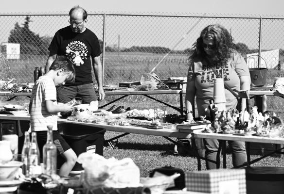 JUNKERS of all ages descended on Howard County over the weekend for the annual Junk Jaunt. Numerous visitors stopped at St. Paul’s multi-vendor location, the Howard County Fairgrounds, during the event, with vendors reporting strong crowds over the weekend. Photo by Michael Happ