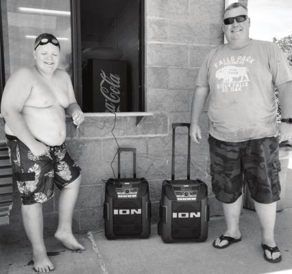 Stroup Makes Donation to Water Park