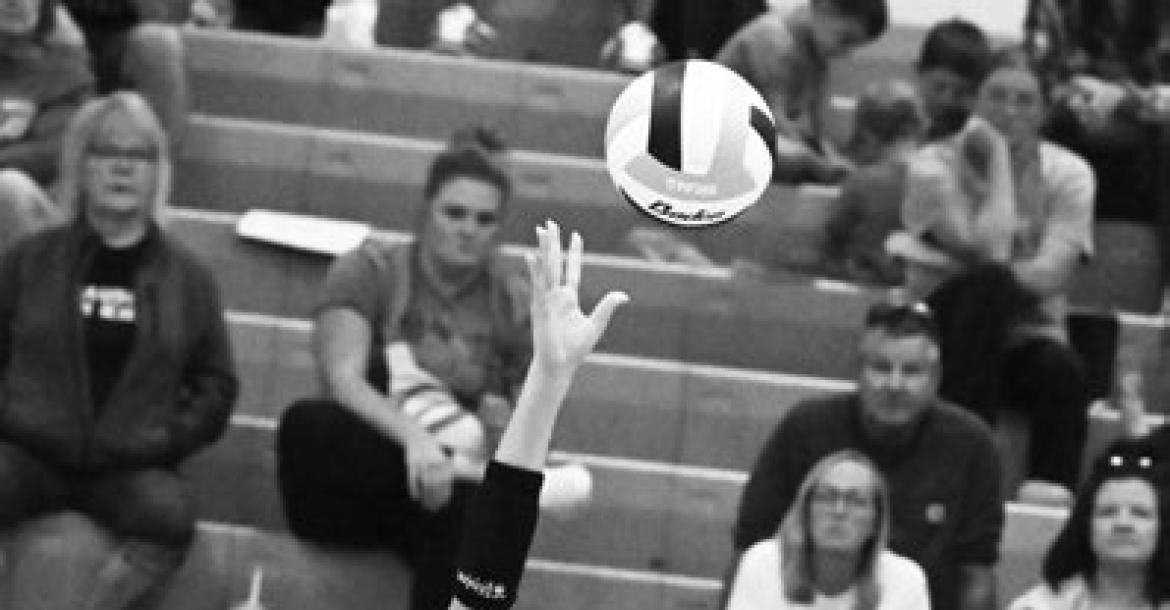 ST. PAUL’S AUBREE FITZGERALD goes for a kill from the left pin during last Tuesday’s match with Adams Central. Photo by Michael Happ